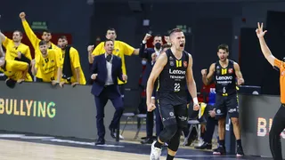 Lenovo Tenerife domina y presenta su candidatura (87-76)