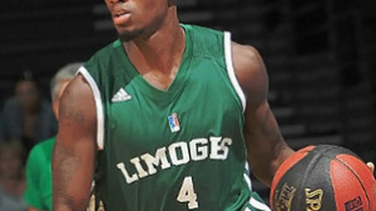Liga francesa LNB ProA (J1). Arrancó la liga con sorpresas: Chalon, Roanne y Cholet caen en casa; la Supercopa francesa, basket o teatro; la recuperación de Diot, y el ex-manresano Ahmad Nivins, MVP