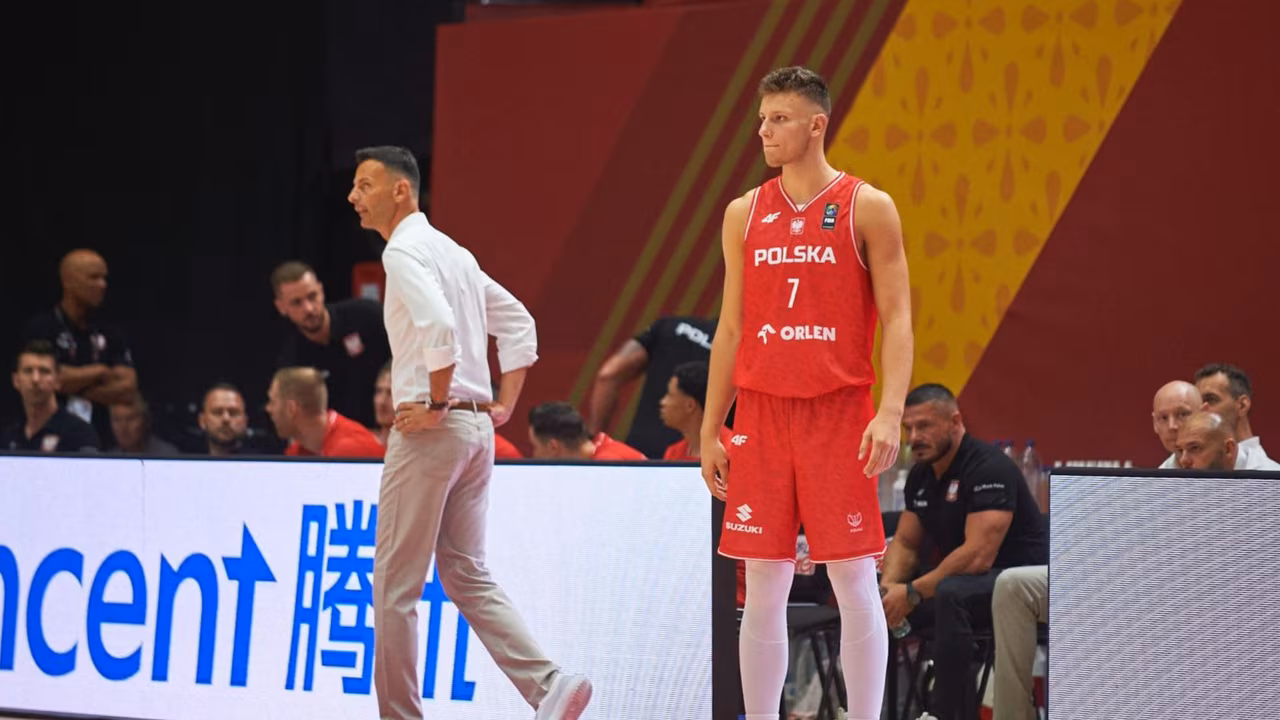 Padre e hijo juegan juntos el Preolímpico de baloncesto: “Es una situación normal”