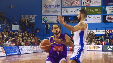 Palencia y GBC no fallan; Arévalo roza el triple-doble y aleja a Coruña de la Copa