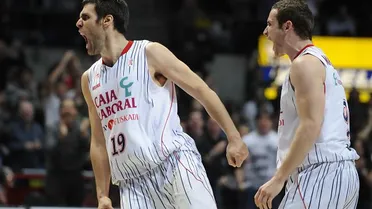 El Caja Laboral vuelve a aliarse con la épica para batir al Barça (87-80)