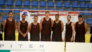 Final Santa Lucía SL: Brown (4 mates y 39 valoración) pone el espectáculo y 42 puntos con 12 triples de De Vries