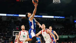 Cuatro nombres en Fenerbahce: un bombazo, un fichaje, una continuidad y una salida