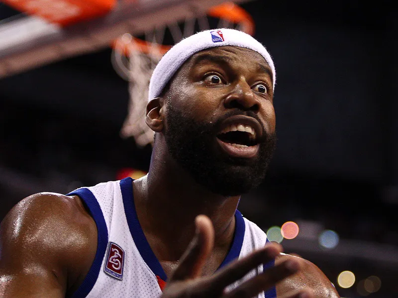 Baron Davis es abducido por extraterrestres; Metta World Piang y Brown machaca a los Cavs