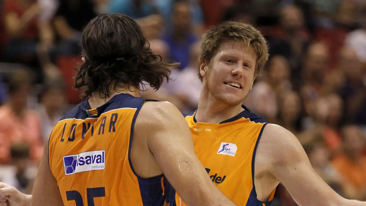 Loncar, Sato y Harangody someten a Baloncesto Sevilla