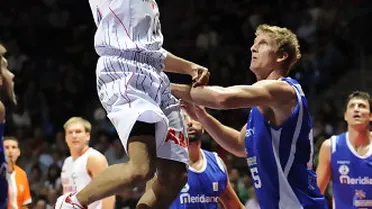 El campeón vuelve a lo grande (92-47)