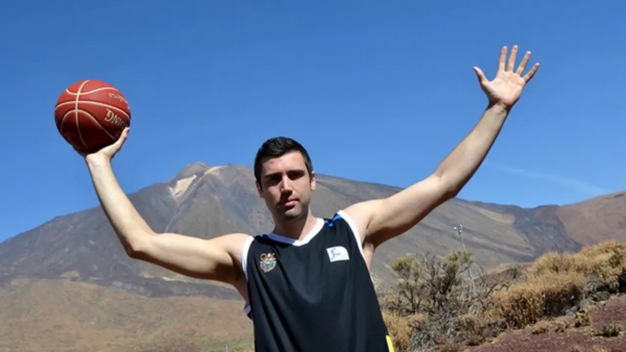 Sekulic seguirá de aurinegro una temporada más. Dani Pérez, nuevo base para Fuenlabrada