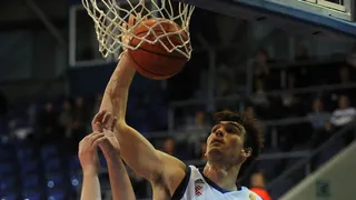 Estrella Roja cierra su gran semana con victoria; Saric brilla ante el Mega Vizura