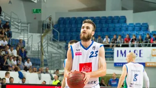 David Jelinek triunfa en Polonia promediando 29 puntos con el Amwil