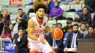 Askia Booker mete 8 puntos más y valora 10 más con mejores % con Sito Alonso