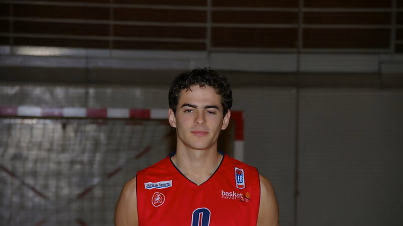 HNV Consmetal completa su pareja de bases renovando a Iñaki Sanz