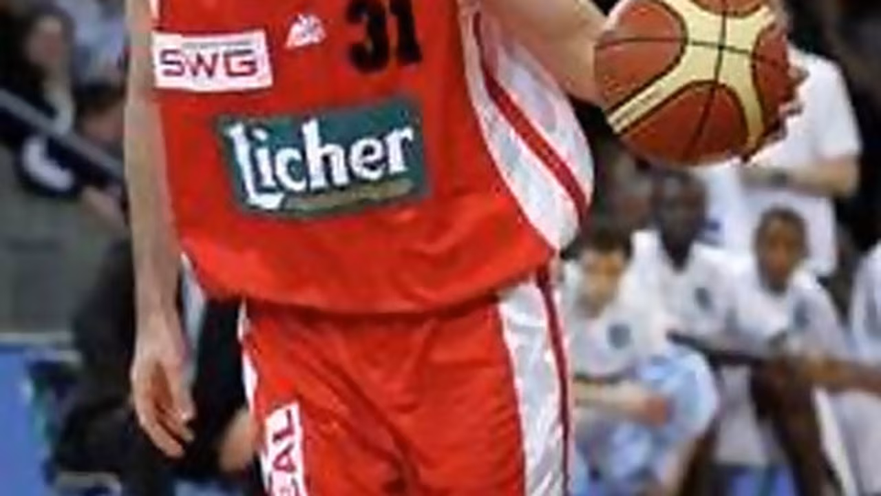 El TAU quiere un alero alto para el Top’16