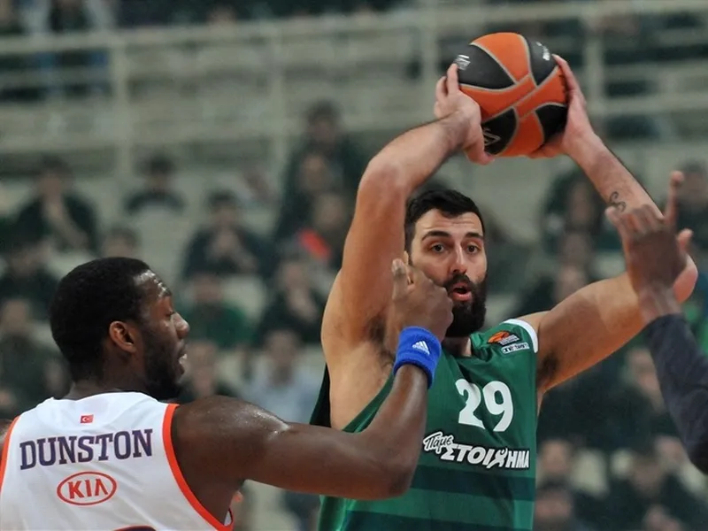 Bourousis: “Nadie esperaba que Maccabi y Barcelona estuvieran abajo”