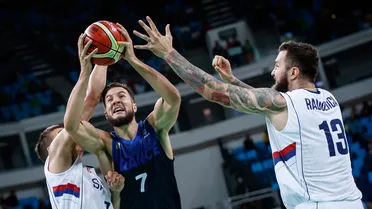 Los Nuggets aligeran su juego interior mediante el traspaso de Lauvergne a los Thunder