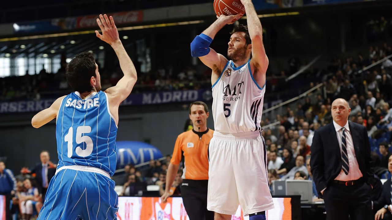 El Madrid derrota al Cajasol sin necesidad de sacar su mejor versión (84-74)