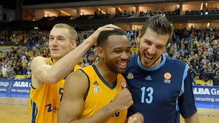 Redding (17p) evita la clasificación matemática del Unicaja para el Top16 (79-78)