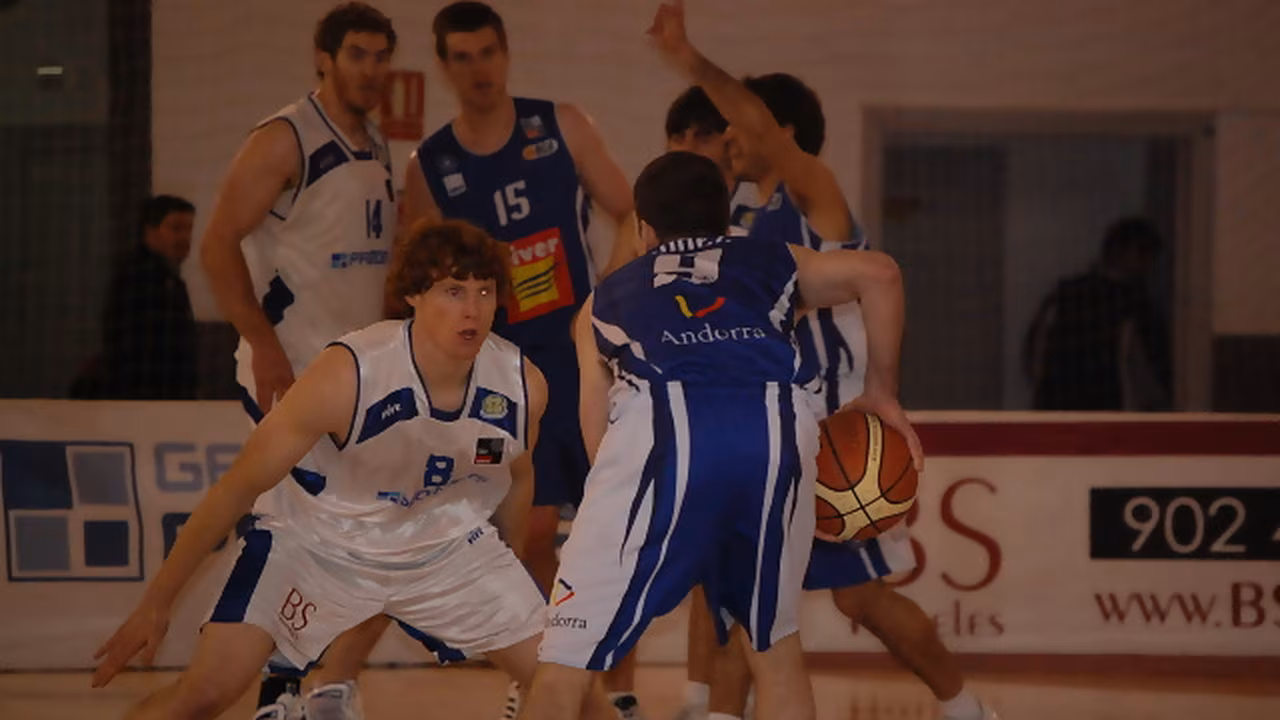 Promobys Tíjola prosigue con la configuración de su plantel con las renovaciones de Roger Archilles y Nick Maglisceau