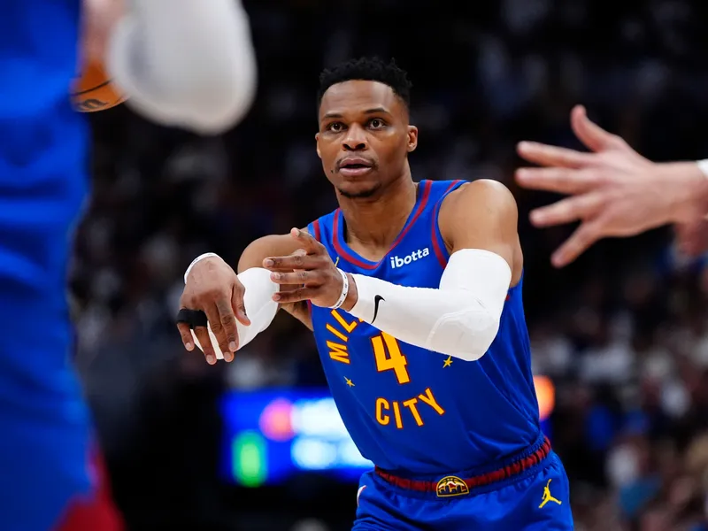 ¿Qué trama Russell Westbrook?