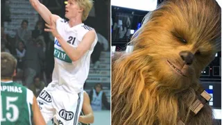 Joonas Suotamo, ex compañero del azulgrana Petteri Koponen, Chewbacca en Star Wars