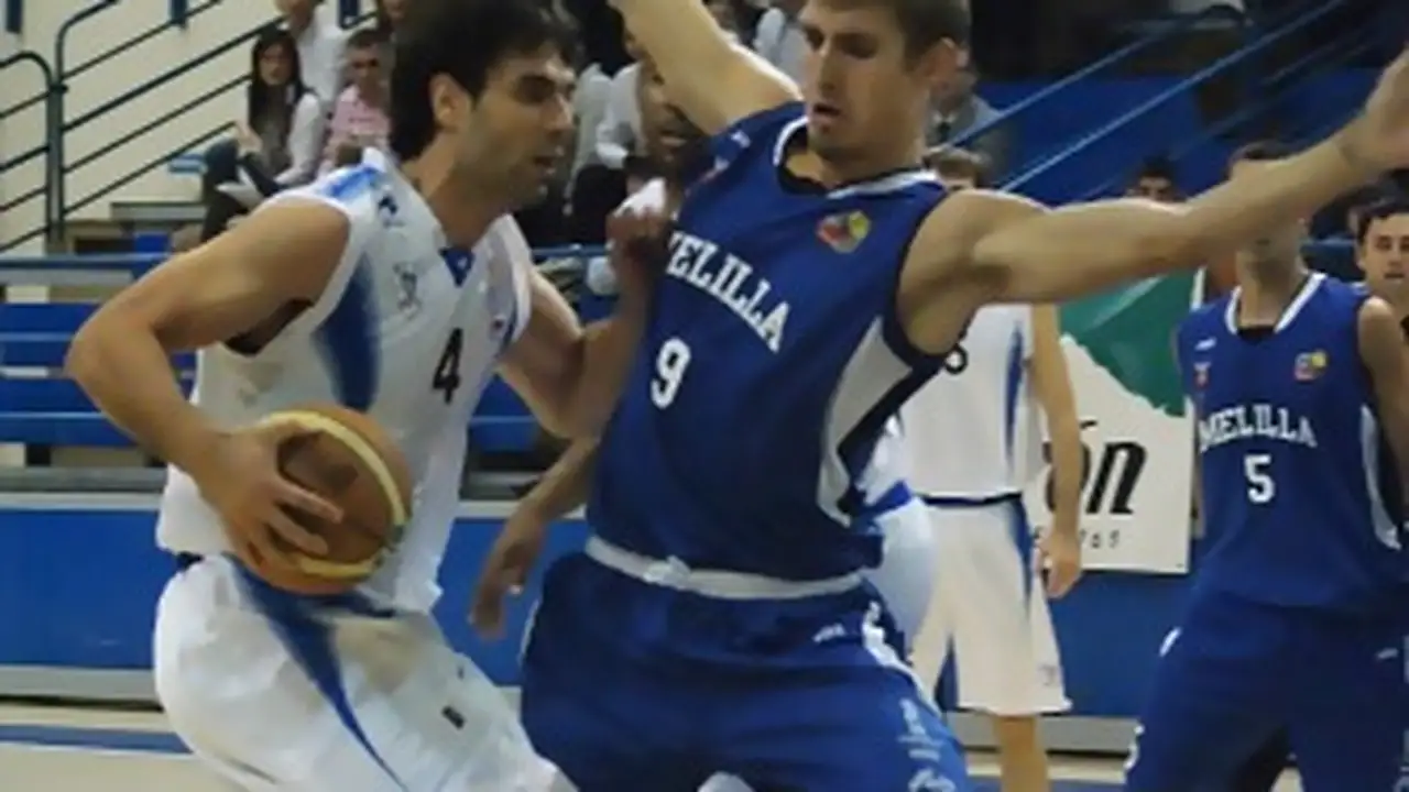 Héctor Manzano, 1+1 a Melilla Baloncesto