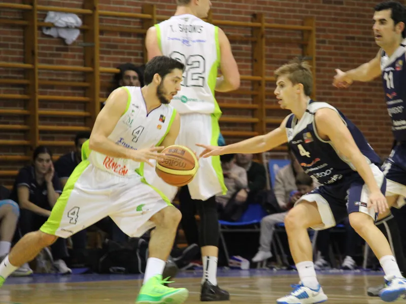 Huesca y Oviedo ganan en casa, pero no impiden un nuevo MVP de Trias