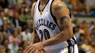 Damon Stoudamire se va a los Spurs