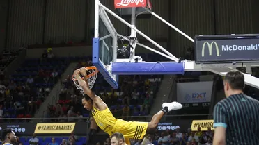 Marcelinho y Shermadini cierran un partido que se complicó en el último cuarto (72-68)
