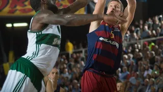 Un juego interior del FC Barcelona Lassa más acertado vence el esfuerzo de Gist (77-52)