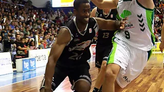 Quincy Lewis se postula como candidato a sustituir temporalmente a Warren