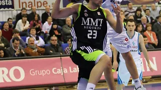 La suerte vuelve a serle esquiva a Lagun Aro GBC. Llull se erige, otra vez, en el salvador del Real Madrid