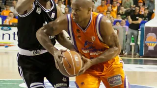 Sergio Scariolo seduce a Omar Cook y se lo lleva a Milán