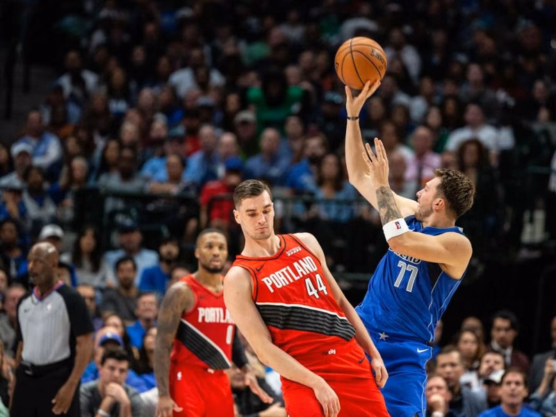 Ex-ACB en la NBA (II): Doncic hace historia y a Hezonja se le acaban las oportunidades