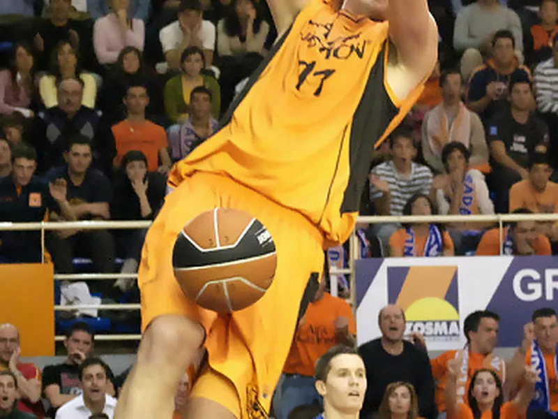 Mercado ACB: Antonio Bueno regresa a Badalona y el Estudiantes presenta oferta por Albert Oliver