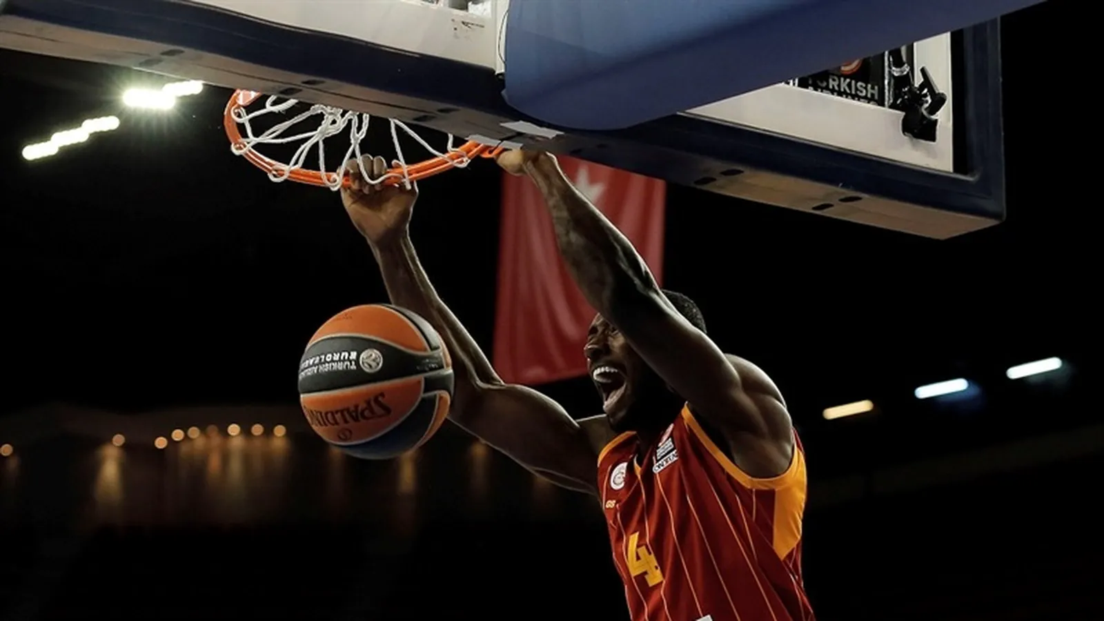 Así juega Patric Young; el jugador en la agenda del FC Barcelona, a fondo