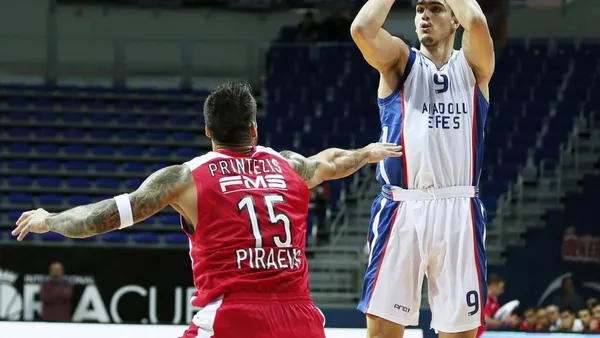El clan de los Saric: “Si Dario no juega, buscaremos una salida de Efes”