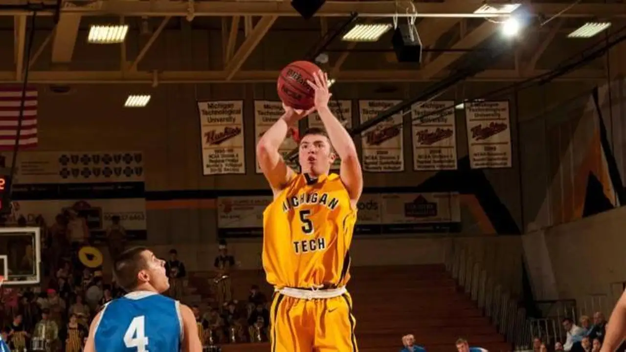Ben Stelzer apunta a Basket Coruña