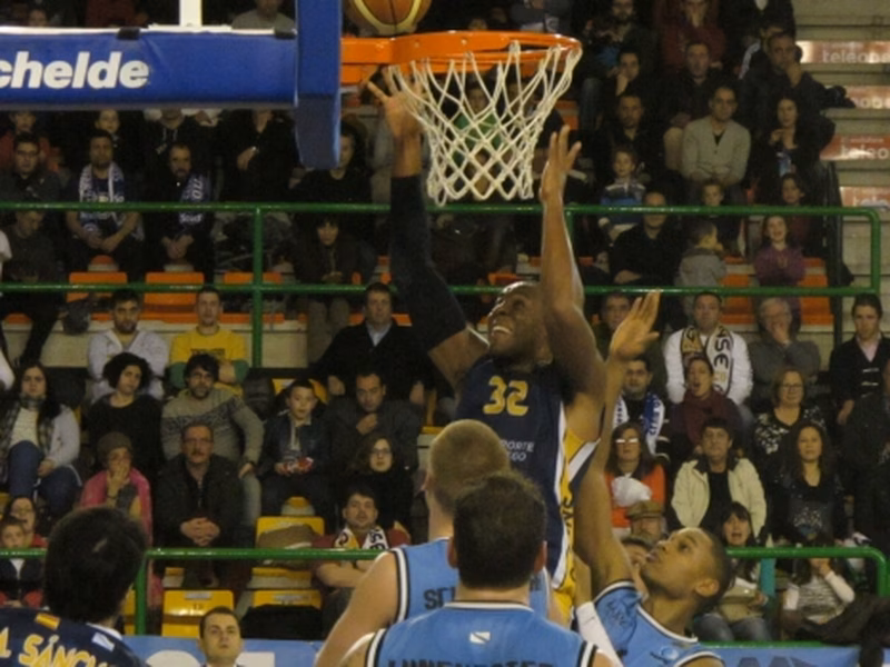 Un COB al alza se lleva el derbi gallego ante Breogán. Pierre Oriola, MVP de la jornada