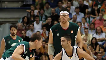 El ex-Unicaja Davor Kus jugará en Benetton de Treviso mientras que Rasko Katic no desembarcará en la ACB