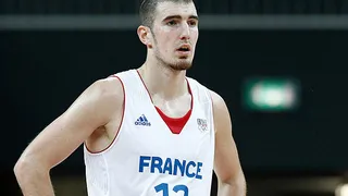 Nando de Colo también se cae de la Copa del Mundo de España