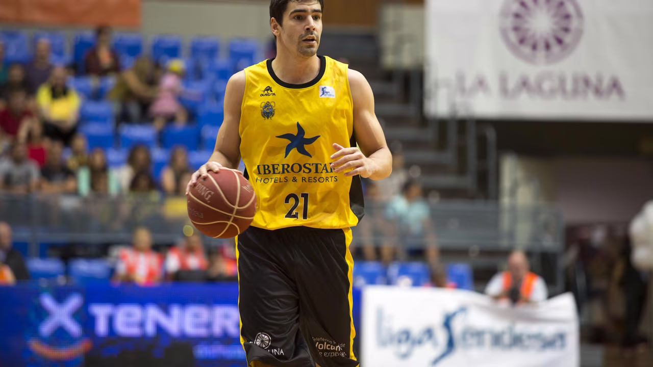 Saúl Blanco, dos temporadas más en Iberostar Tenerife