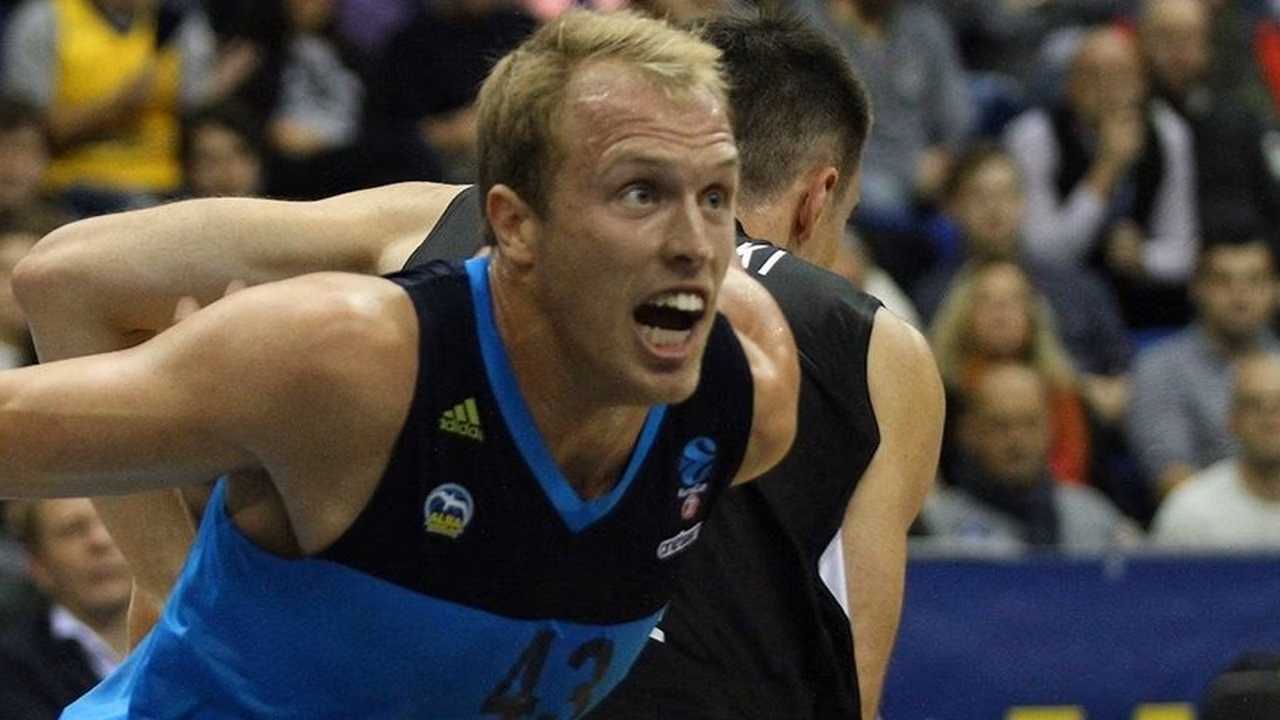 Luke Sikma, un currante liderando el Alba de Aíto