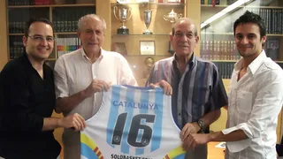 La Federación Catalana y la mítica revista Gigantes del Basket homenajean a Solobasket.com por su X Aniversario