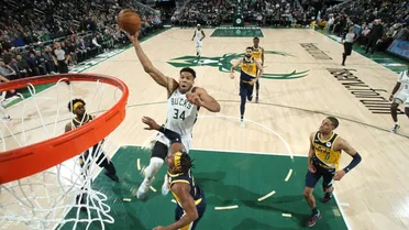 Noche NBA: Bucks vuelve a la senda de la victoria, Suns sigue en ella y derrota de Sixers.