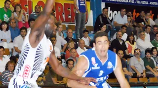 Liga argentina LNB (J13 y J14): Regatas y Obras consiguen el liderato; Oscar Sánchez duro con los jueces; gran tarea de Juanpi Gutiérrez