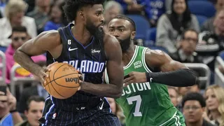 Noche NBA: Hachimura pone rumbo a Lakers; Celtics y Grizzlies caen con Bucks anotando 150