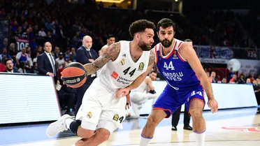 Gustavo Ayón se pone el mono y comanda la remontada imposible en Estambul (82-84)