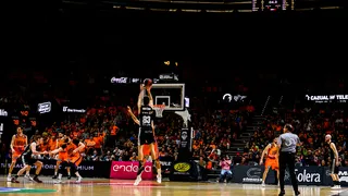 RETAbet Bilbao Basket sigue sin perder con los Euroliga gracias a un triplazo de Bouteille (78-81)