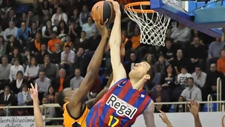 La FIBA deniega el transfer a Bismack Biyombo, que se entrena en solitario,  y no puede firmar con los Bobcats