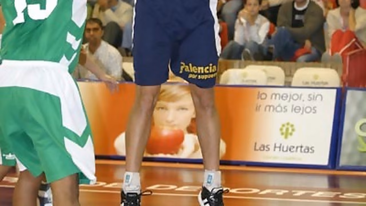 Gestibérica Vigo ficha al pivot Tim Frost