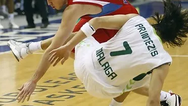 EL Top16-J5 (miércoles): Unicaja eliminado, último favor de Peras al Baskonia, digno Maroussi ante el Barça y Prokom a cuartos